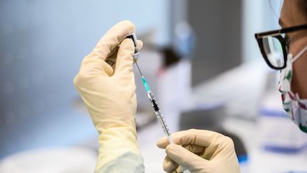 Свежие новости: В трех странах мира не началась вакцинация от коронавируса