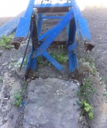 Свежие новости: В Николаеве на трамвайные пути обрушились сразу две электроопоры