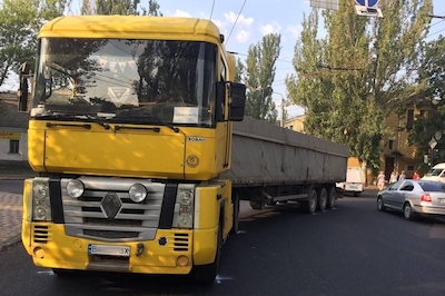 Свежие новости: В Николаеве в ДТП фура сбила работника прокуратуры