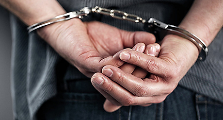 Свежие новости: В Николаеве псевдополицейский потребовал с пенсионерки деньги за свободу внука – тот пришел к бабушке раньше афериста и задержал его