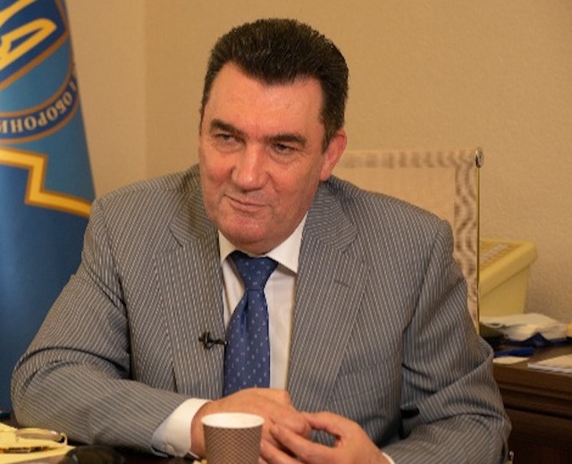 Свежие новости: Данилов: Россия пытается поднять ставки на переговорах