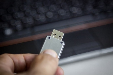 Свежие новости: В Николаеве офицера воинской части подозревают в потере флешки с тайными документами