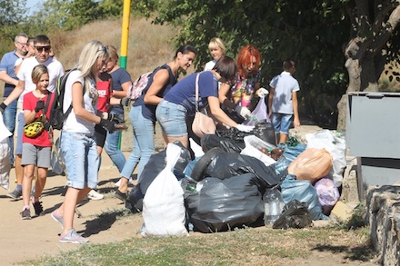 Свежие новости: Южноукраинские энтузиасты в эту субботу делали планету чище