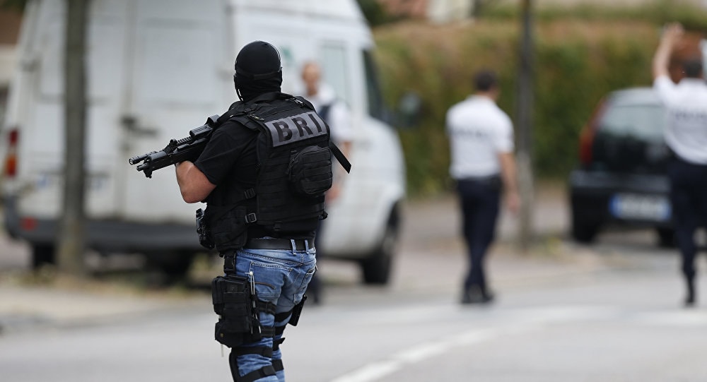 Свежие новости: Заключенный захватил заложников в тюрьме