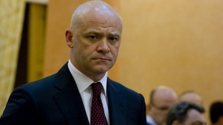 Свежие новости: Обыски у Труханова: из квартиры мэра сотрудники НАБУ вынесли два пакета с документами