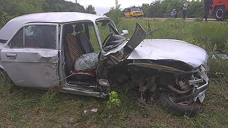 Свежие новости: ДТП под Южноукраинском: грузовик цистерна врезалась в «Волгу», спасатели деблокировали женщине ноги