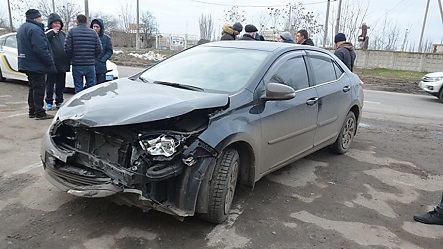 Свежие новости: В Николаеве водитель «Toyota» въехал в «BMW», которую откинуло еще на четыре припаркованных авто