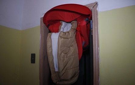 Свежие новости: ВИДЕО: В Киеве лифт зажевал коляску с ребенком