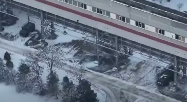 Свежие новости: На Запорізькій АЕС росіяни розмістили військову техніку поруч з ядерними реакторами