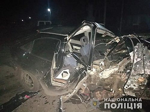 Свежие новости: В Снигиревке «Opel» врезался в дерево – водитель погиб, а его пассажирка в больнице