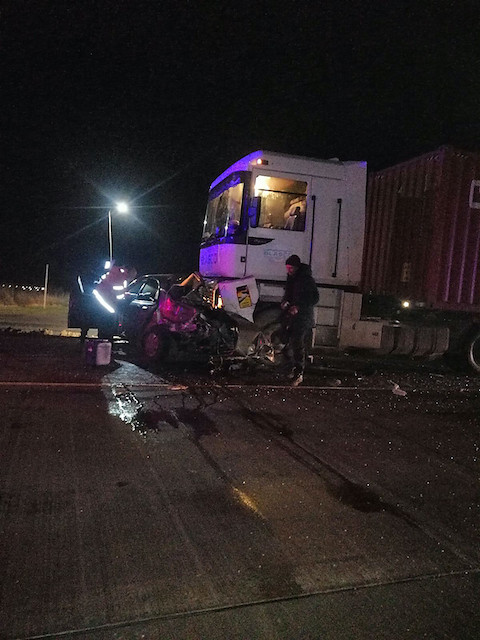 Свежие новости: Ночью возле Николаева фура протаранила выехавшую на «встречку» легковушку