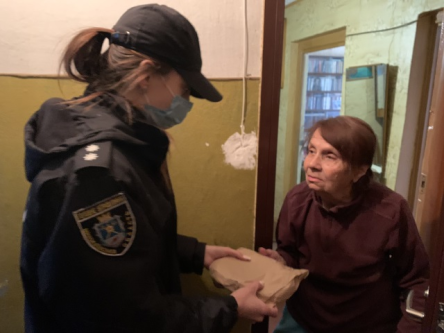 Свежие новости: Допомога найуразливішим: Южноукраїнський одиноких пенсіонерів навідали соцпрацівники