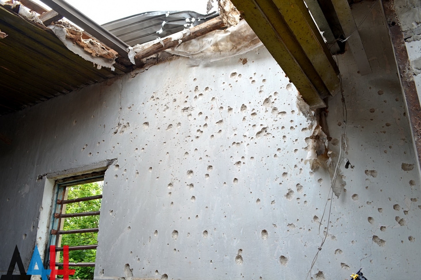 Свежие новости: Несущая стена спасла от смерти жителей Горловки