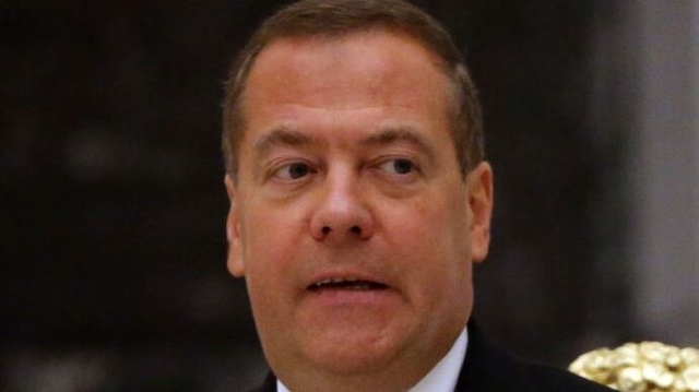 Свежие новости: медведєв вважає, що росія може завдати ядерного удару по Україні