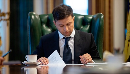 Свежие новости: Зеленський підписав закон про судову реформу
