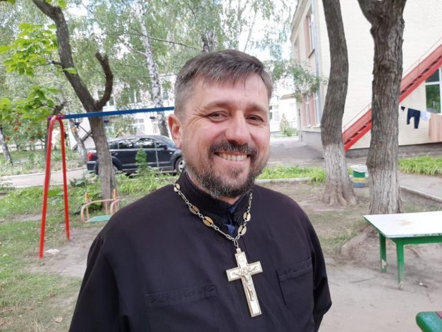 Фото новости: Росіяни знущалися і катували херсонського священника ПЦУ, який завозив в окуповане місто ліки з Миколаєва Свежие новости: Росіяни знущалися і катували херсонського священника ПЦУ, який завозив в окуповане місто ліки з Миколаєва