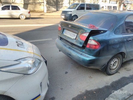 Свежие новости: В Николаеве произошло ДТП:  «КАМАЗ» врезался в «Daewoo»