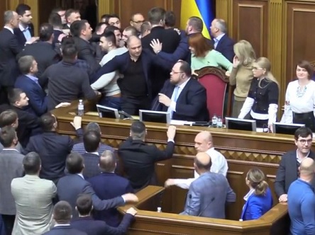 Свежие новости: ВІДЕО: У Раді сталася бійка між нардепами