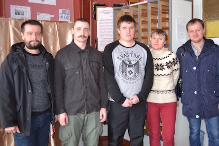 Свежие новости: У Первомайській політехніці пройшла зустріч з ветераном полку «Азов» та організовано виставку «Палаюче Приазов’я»