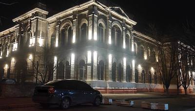Свежие новости: В Николаеве подсветили здание гимназии
