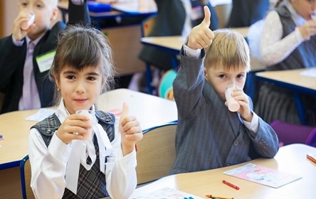 Свежие новости: В украинские школы по инициативе Елены Зеленской может вернуться молоко