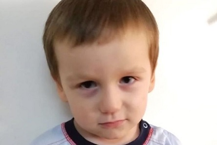 Свежие новости: У Києві відшукали батьків покинутого посеред вулиці 3-річного малюка