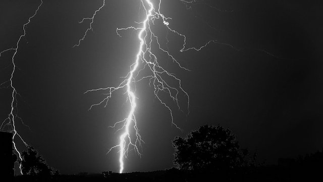 Свежие новости: Синоптики прогнозируют ливни, град и шквалы 6 июля