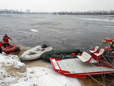 Свежие новости: Спасатели приостановили поиски студентки, прыгнувшей с моста Патона