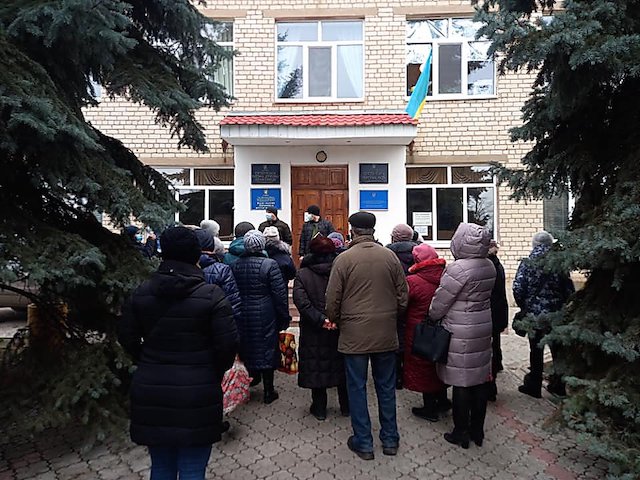Фото новости: В Снигиревке и Первомайске прошли митинги против повышения тарифов Свежие новости: В Снигиревке и Первомайске прошли митинги против повышения тарифов