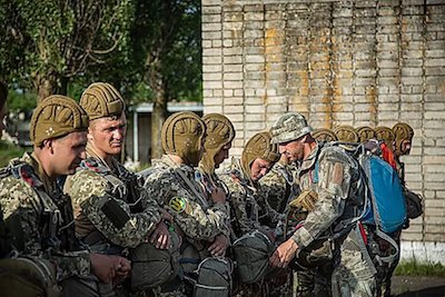 Свежие новости: В Николаеве морпехи провели тренировочное десантирование