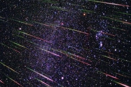 Свежие новости: Сегодня ночью земляне увидят пик весеннего звездопада Лириды