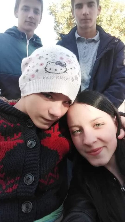 Свежие новости: Сирота з Вознесенська через дев’ять років побачила братів і сестру