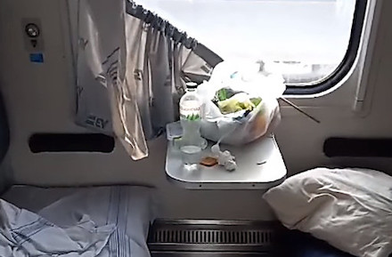 Свежие новости: Спортсмены оставили горы мусора в купе вагона поезда Днепр-Одесса