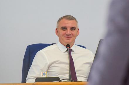 Свежие новости: В Николаеве депутаты захотели выступать на русском и сделали мэра 