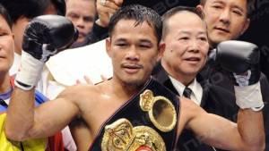 Свежие новости: Бывший чемпион мира по боксу стал жертвой нападения двух женщин