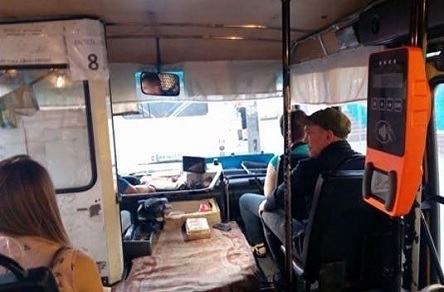 Свежие новости: Водитель николаевской маршрутки в непогоду позаботился о пенсионерах — возил их бесплатно