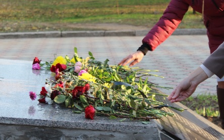 Фото новости: ФОТО: Вознесенськ відсвяткував 75-у річницю визволення України від фашистських загарбників святковим концертом Свежие новости: ФОТО: Вознесенськ відсвяткував 75-у річницю визволення України від фашистських загарбників святковим концертом