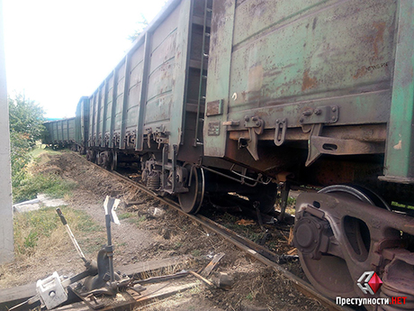 Свежие новости: В считанных метрах от забора дома: В Николаеве грузовой вагон сошел с рельсов