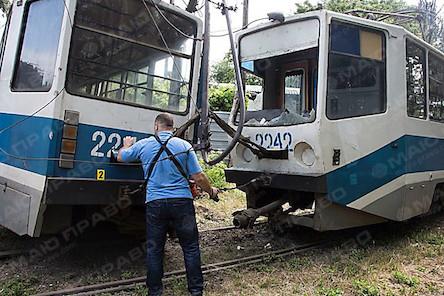 Свежие новости: В Днепре трамвай въехал в поезд, есть жертвы