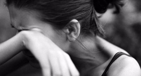 Свежие новости: У Єланецькому районі чоловік, після спроби зґвалтування неповнолітньої сусідки, намагався вкоротити собі віку