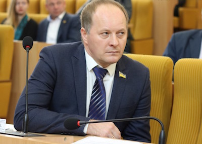 Свежие новости: «Я проиграл ящик виски» — депутат Барна проспорил, что запуск аэропорта «Николаев» будет в октябре