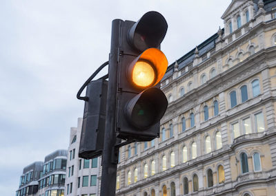 Свежие новости: Запрет желтого сигнала светофора: причина, новые ПДД и правила Европы