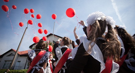 Свежие новости: Сегодня во всех школах Николаева и области будут дежурить полицейские, а сами торжественные линейки сократят
