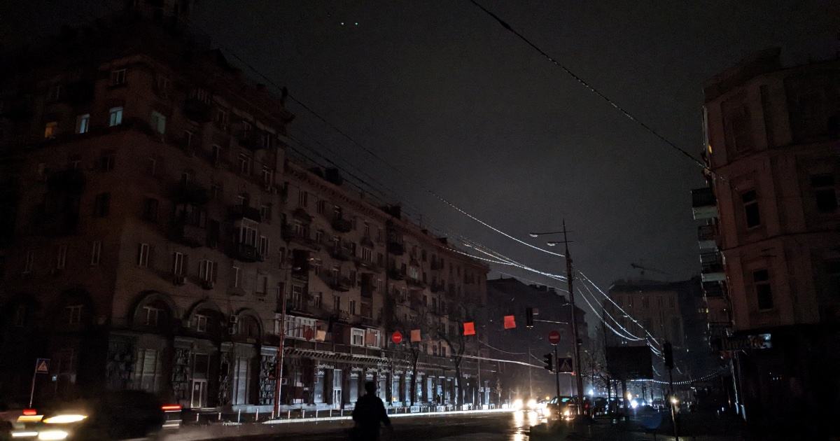 Свіжі новини: Відключення світла 16 жовтня: чому немає світла навіть за графіком