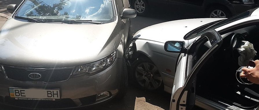 Свежие новости: ДТП с участием автомобилей «BMW» и «KIA» в Николаеве