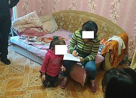 Фото новости: В Николаеве мать оставила дома голодную и больную пятилетнюю дочь и ушла пить Свежие новости: В Николаеве мать оставила дома голодную и больную пятилетнюю дочь и ушла пить