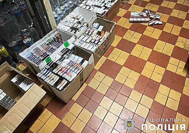 Свежие новости: На Миколаївщині поліція продовжила закривати точки продажу контрафактних цигарок