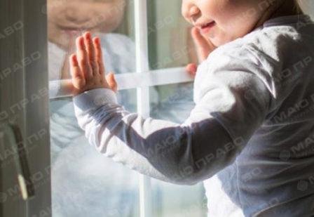 Свежие новости: В Николаеве с балкона выпала девочка, играя со своей сестрой