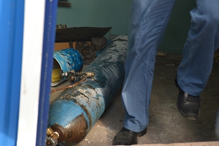 Свежие новости: В Первомайске при попытке хищения кислородных баллонов, один из баллонов взорвался