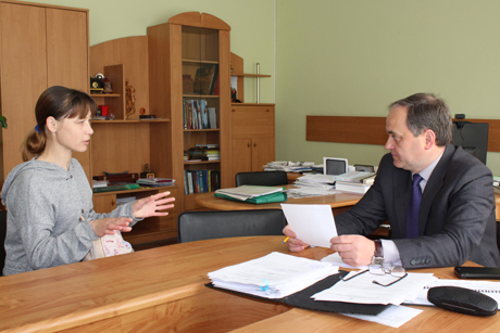 Свежие новости: Вуличне освітлення, квартирне питання, земля - мер Вознесенська провів прийом громадян